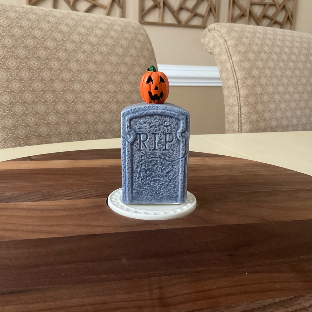 XL Halloween Tombstone Platter Decoration 🎃